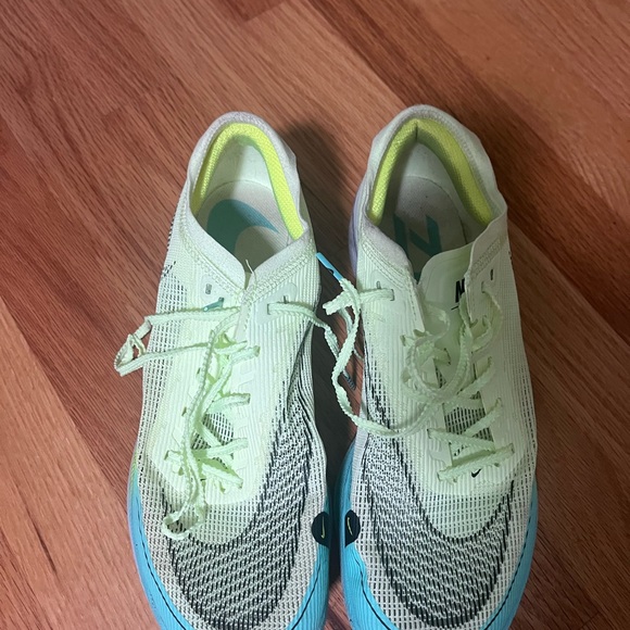 Nike ZoomX Vaporfly Next% - Picture 2 of 4